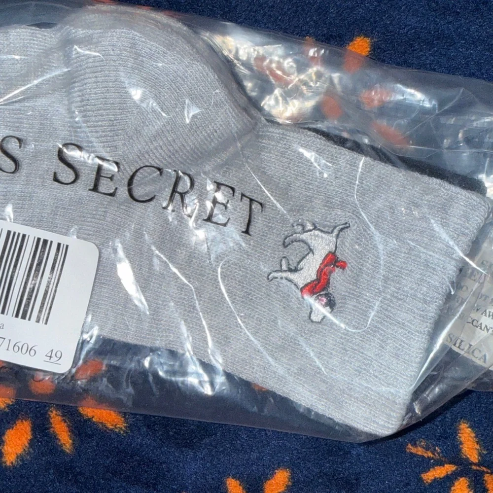 PINK Victoria's Secret “Christmastime” 2 Pack Quarter Socks- NWT